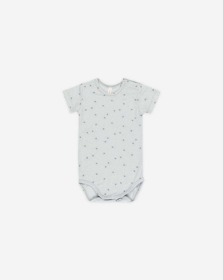 Quincy Mae Bamboo Short Sleeve Bodysuit In Twinkle Quincy Mae Bamboo Short Sleeve Bodysuit In Twinkle