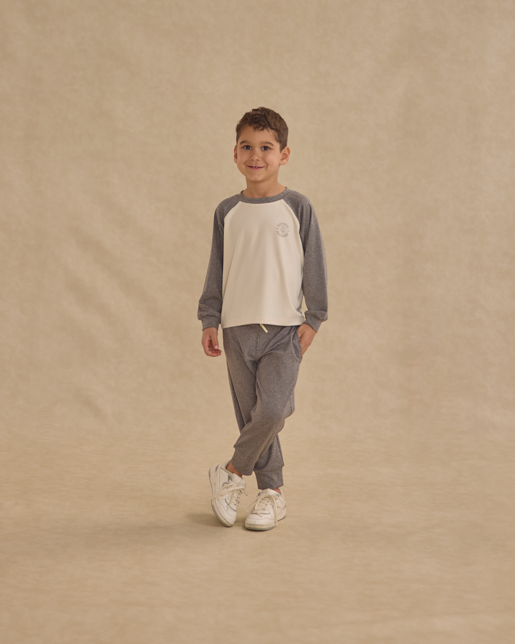 Rylee & Cru Relaxed Sweatpant In Heathered Grey